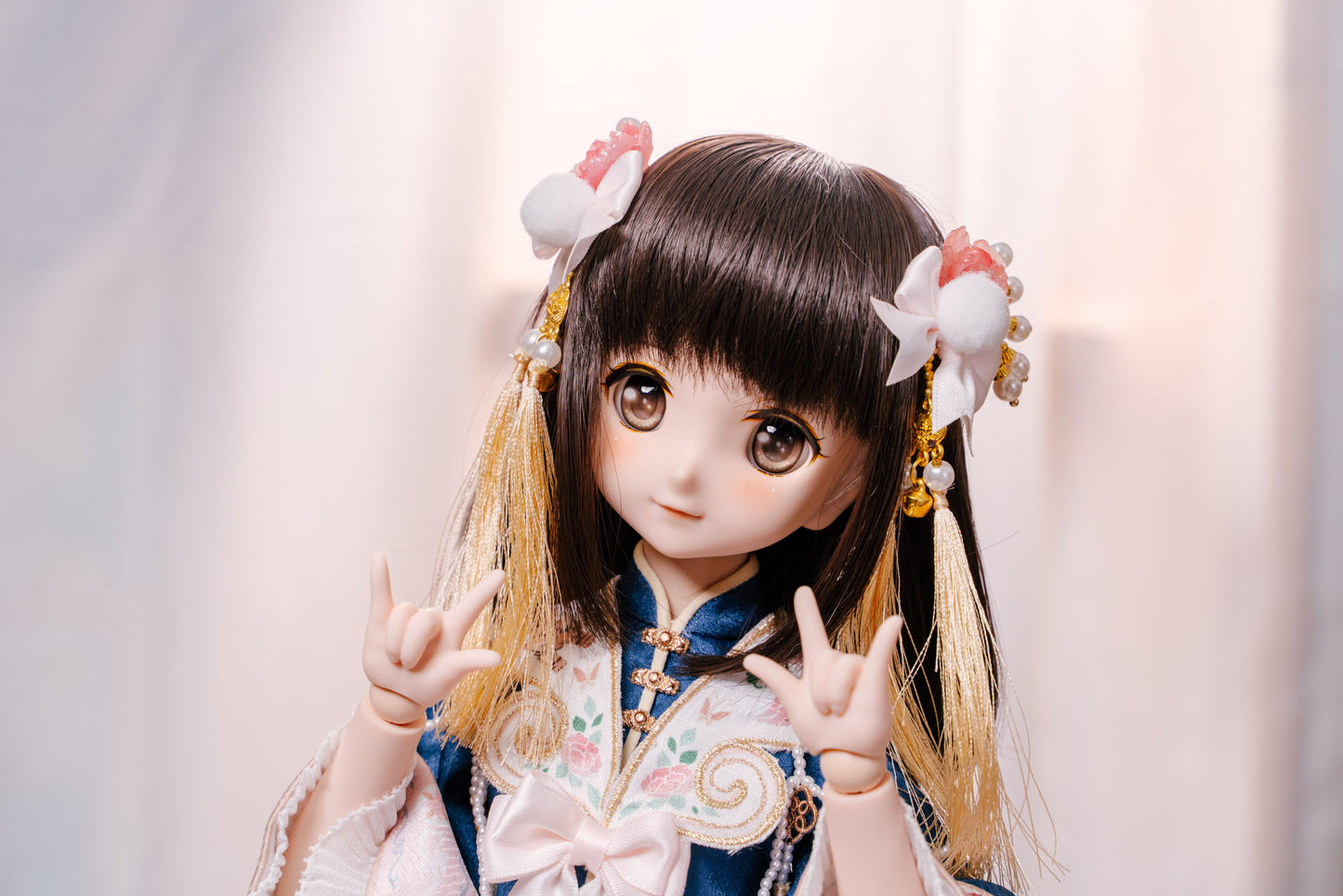 MDD Flesh Hands - Idol