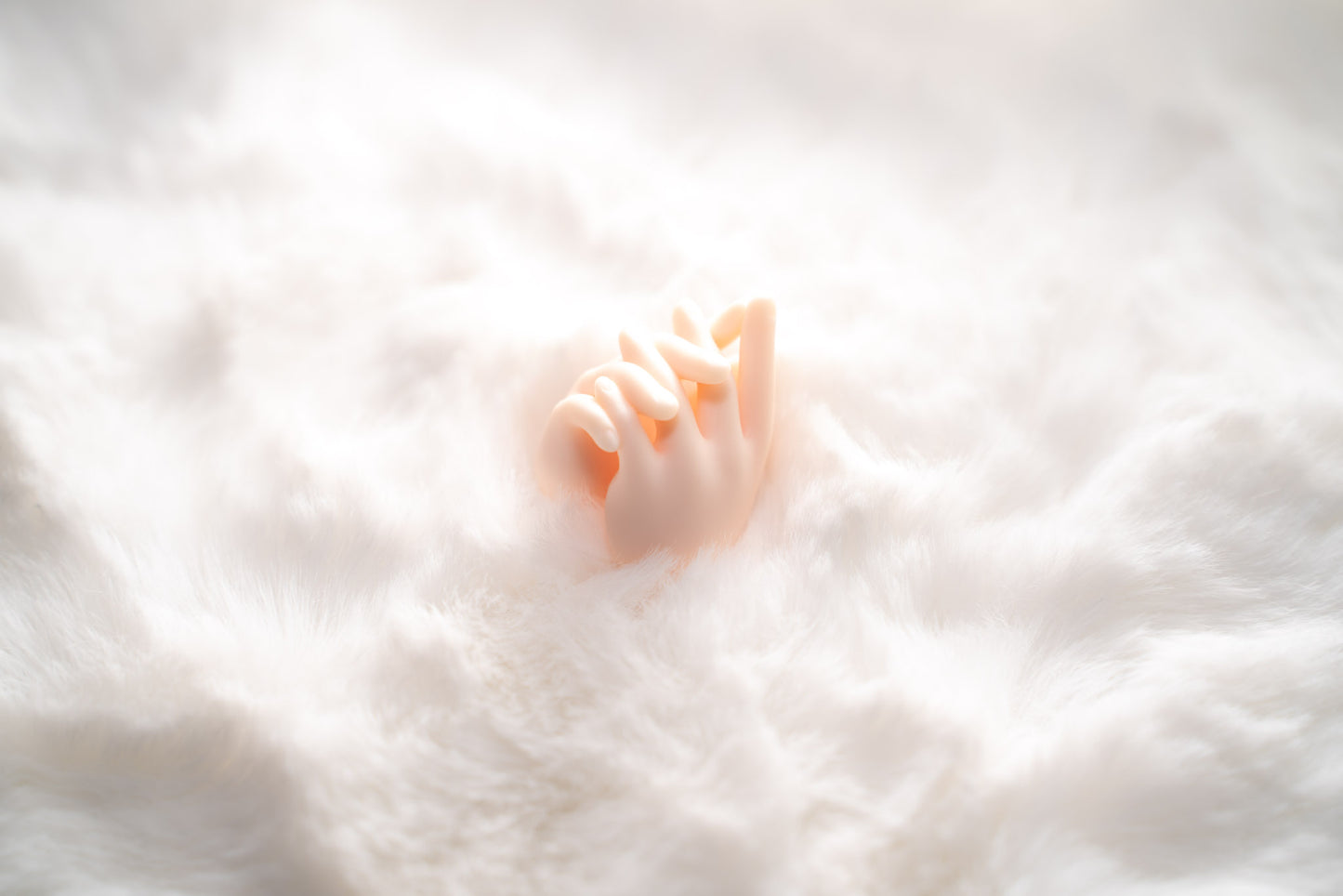 MDD Semi-White Hands - Praying C
