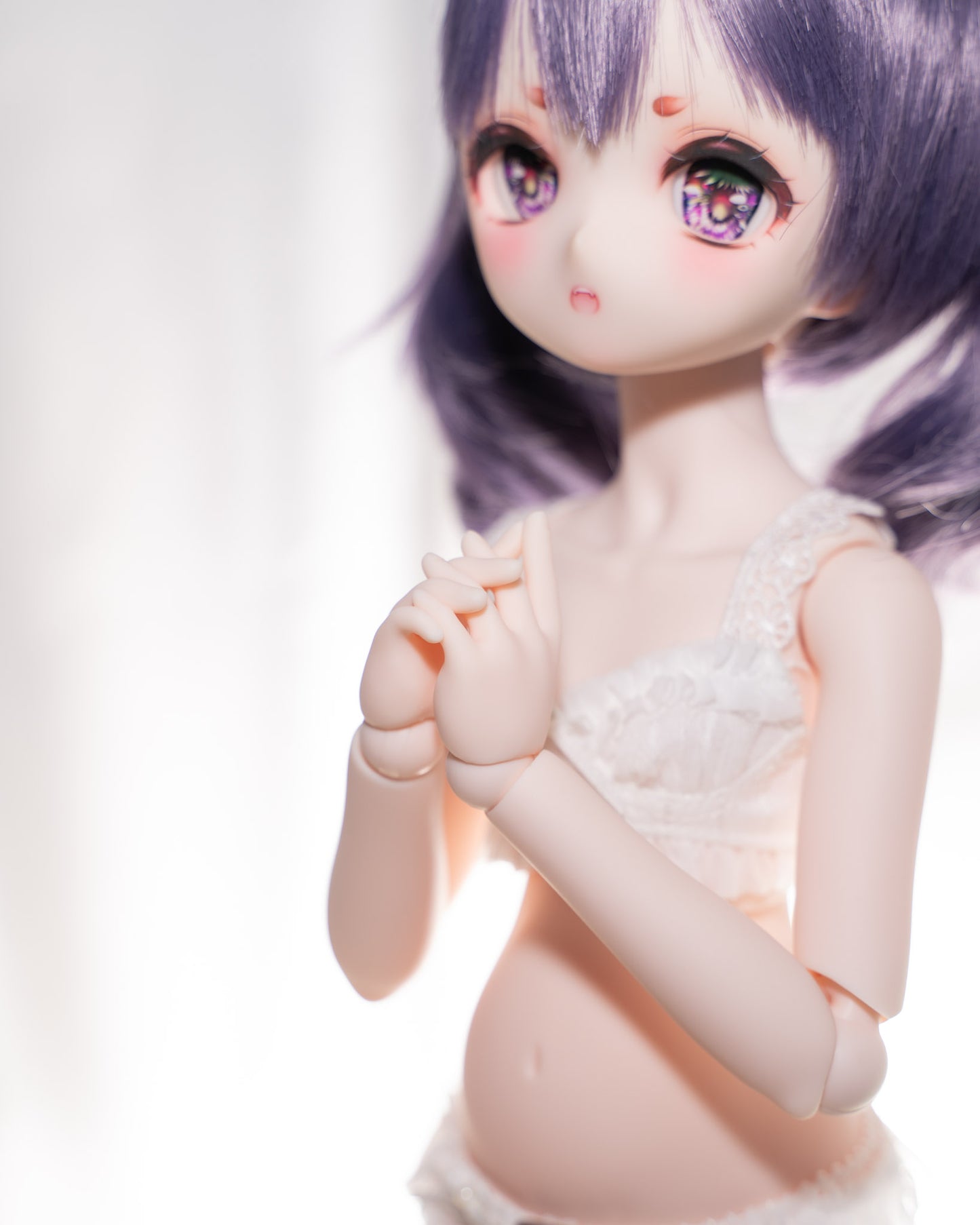 MDD Semi-White Hands - Praying C