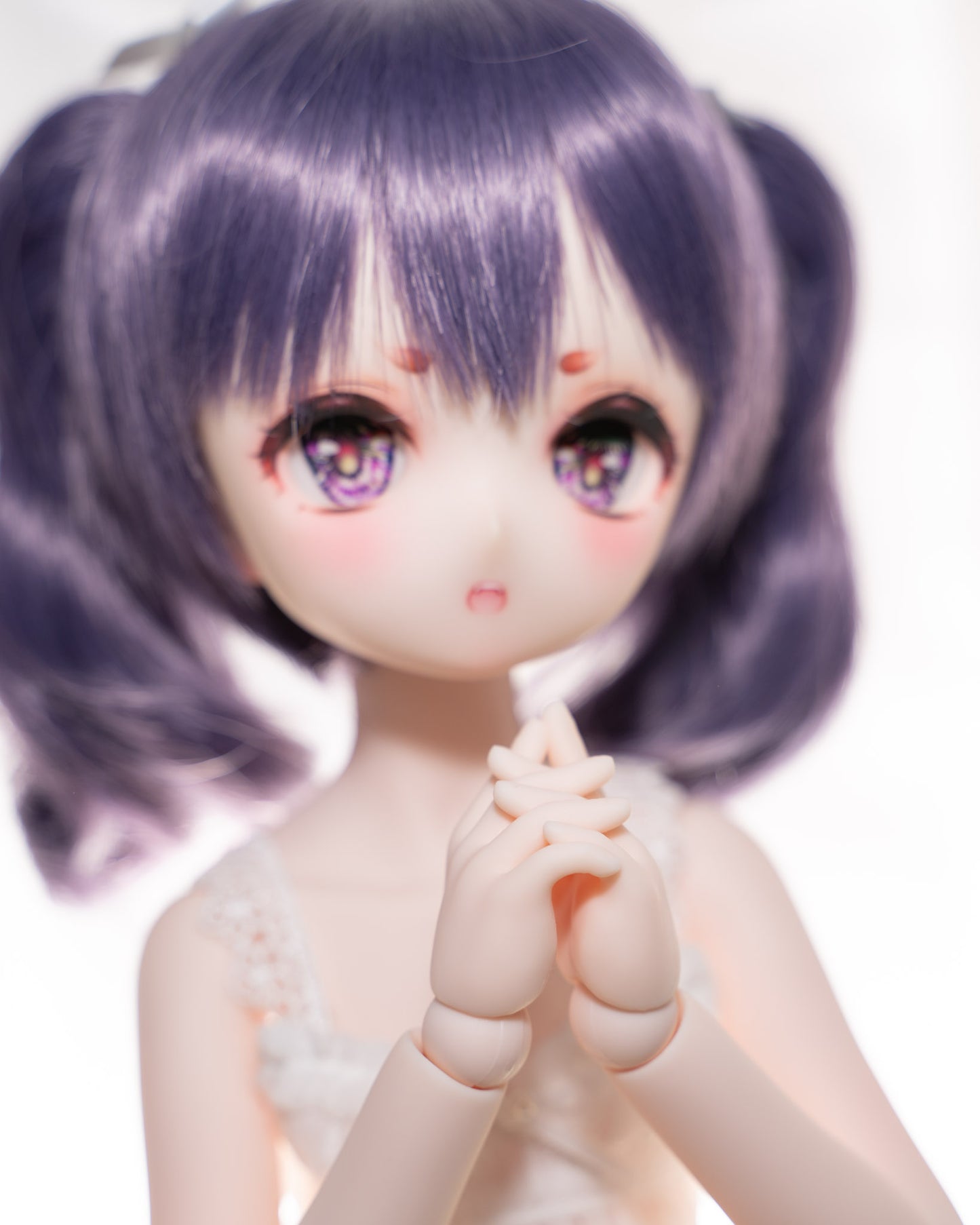 MDD Semi-White Hands - Praying C