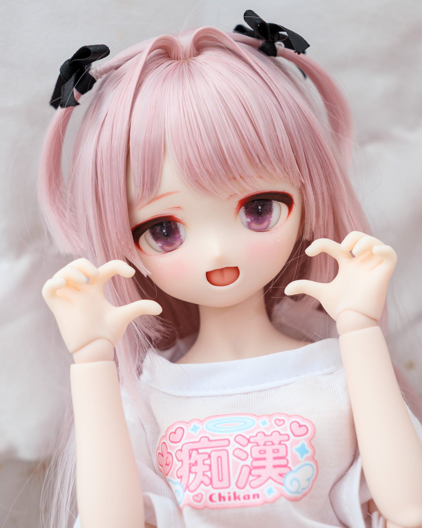 MDD Semi-White Hands - Heart 3