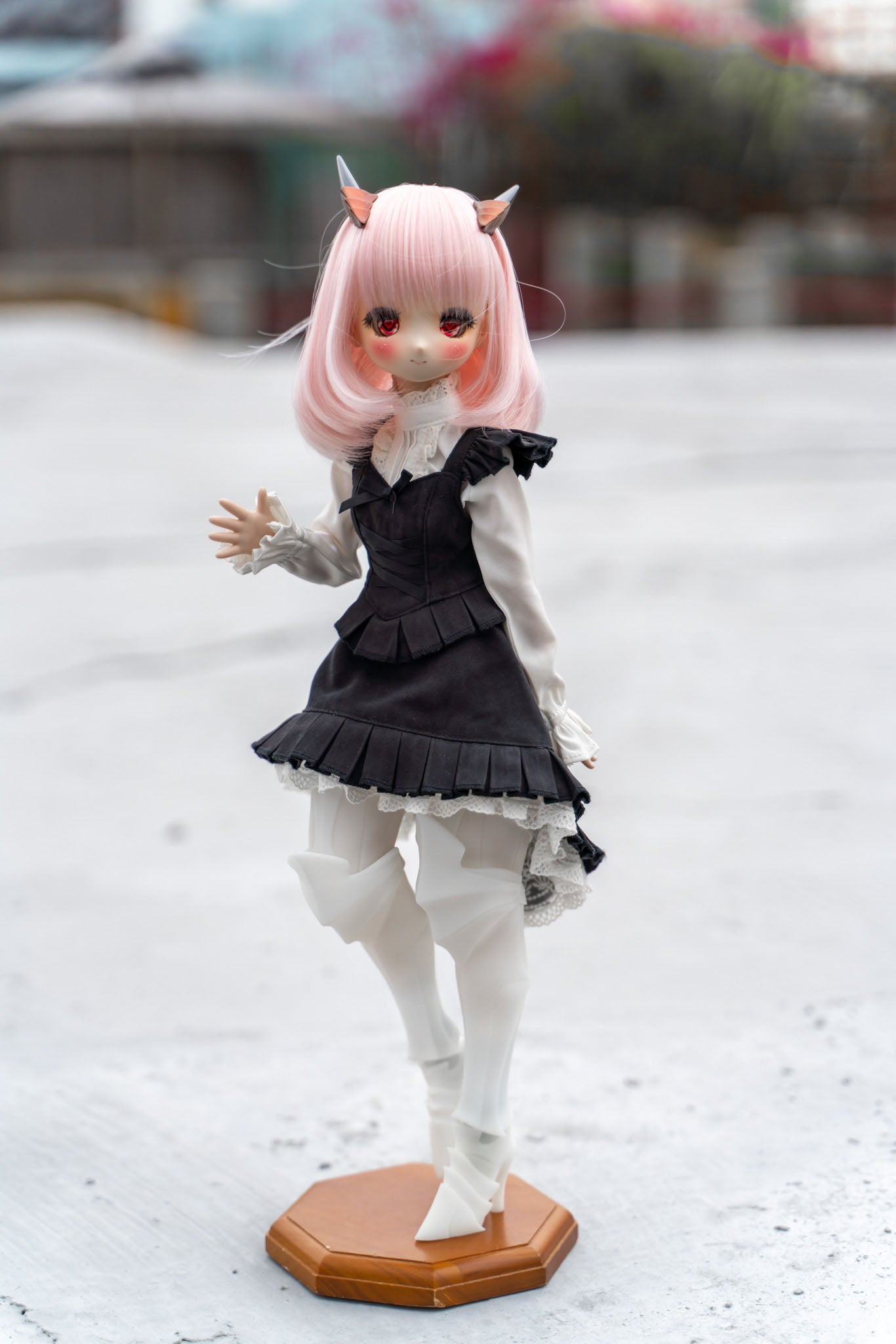 Eden Greaves – Unpainted