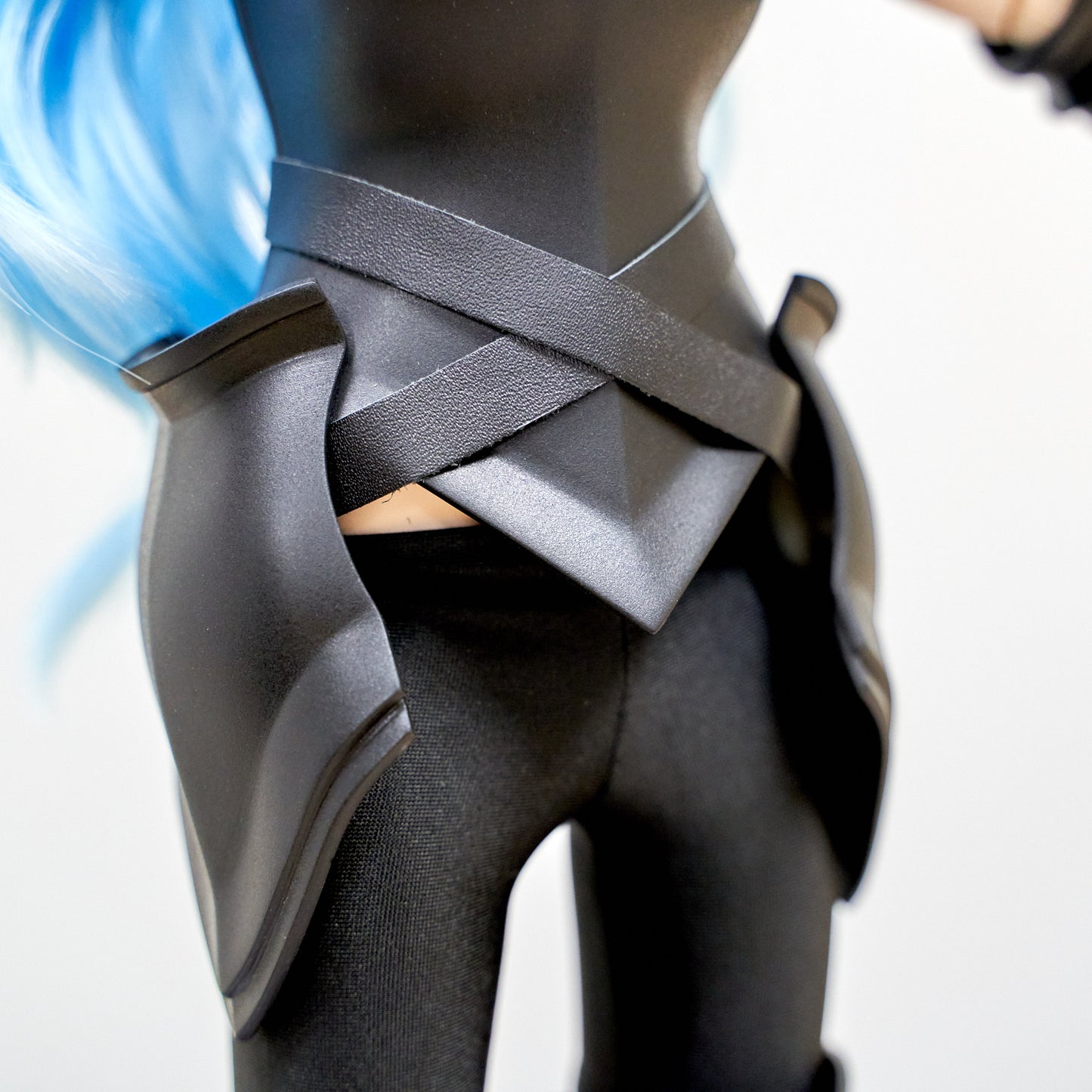 MDD Upper Leg Armour - Carbon Black