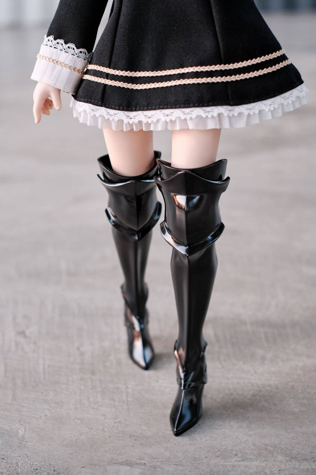 MDD Leg Armour - Glossy Black