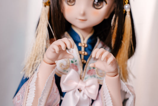 MDD Flesh Hands - Scratching
