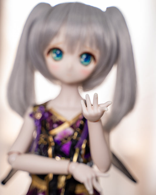 MDD Semi-White Hands - Lady B