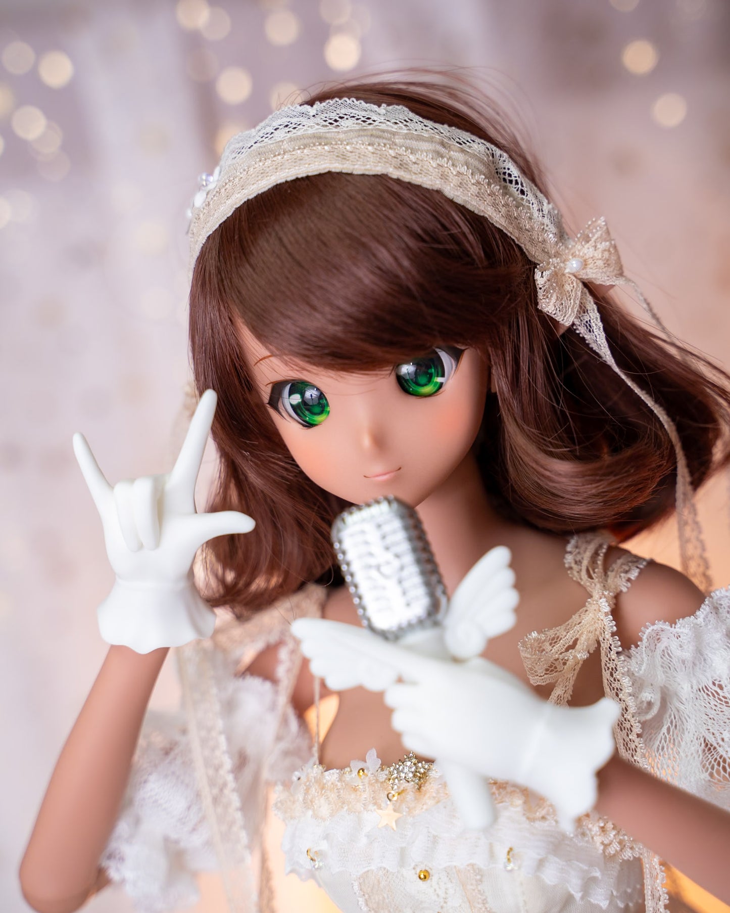 Smart Doll Wrist-Length Gloves - Holding