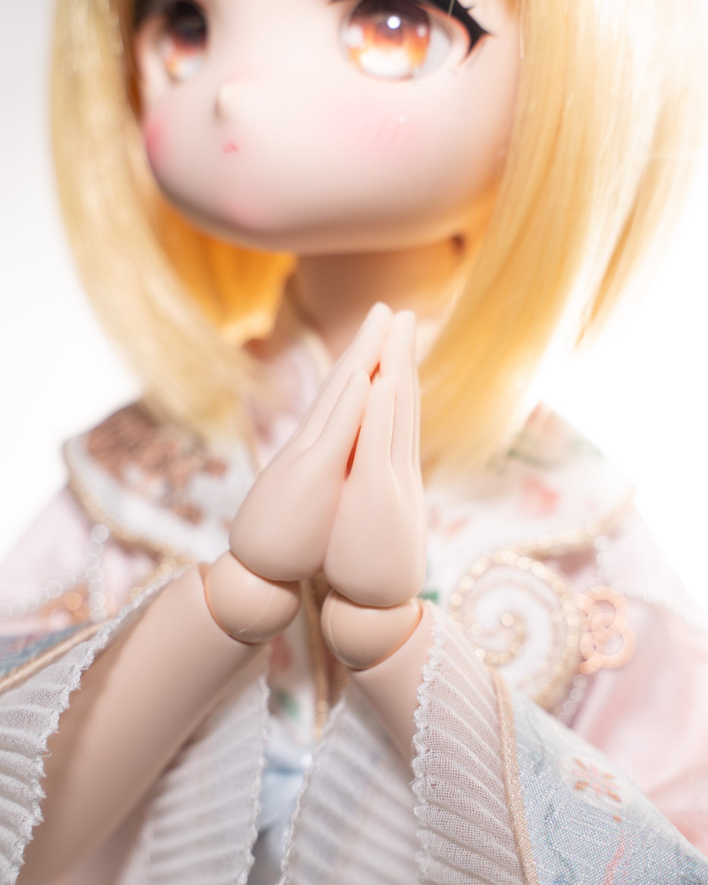 MDD Semi-White Hands - Praying A