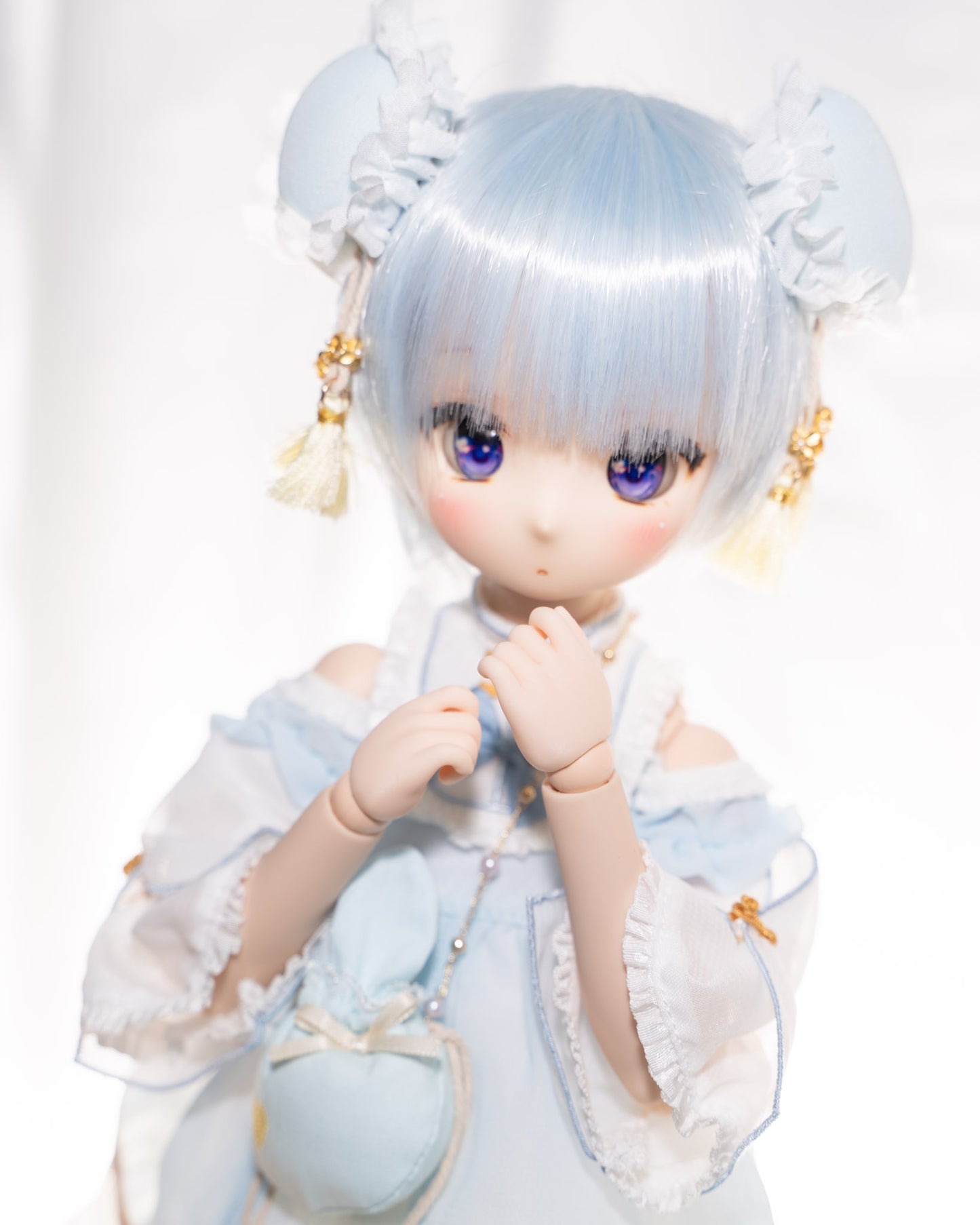 MDD Flesh Hands - Shy