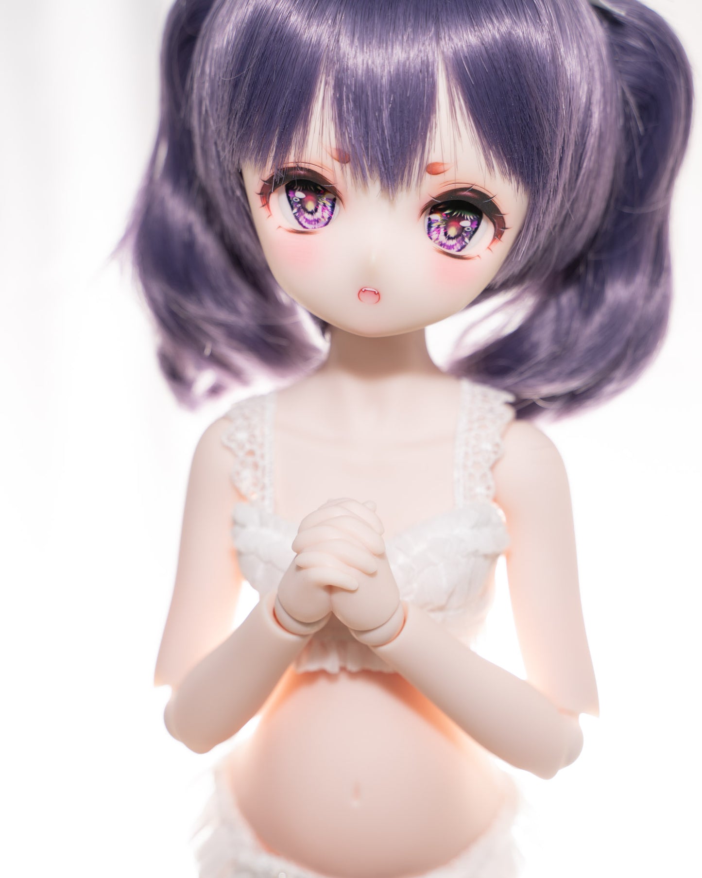 MDD Semi-White Hands - Praying B