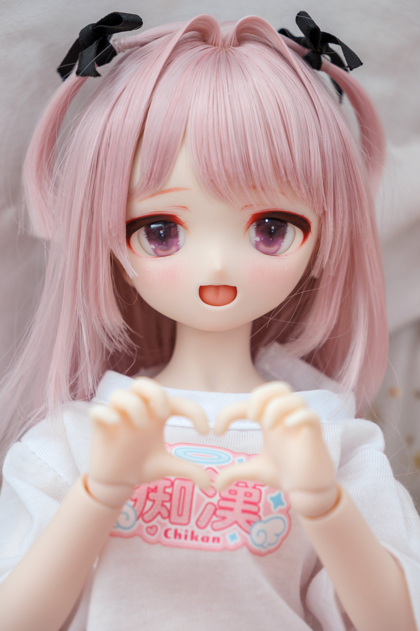 MDD Semi-White Hands - Heart 3